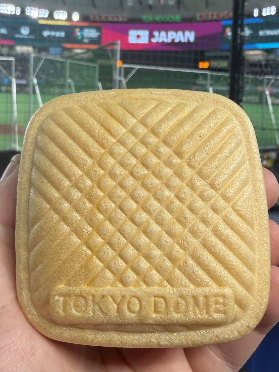 「日本のアイスは世界一だ！」東京ドーム限定のアイス最中に世界が衝撃！「異次元のテクノロジー」「これを食べるために日本へ行きたい」